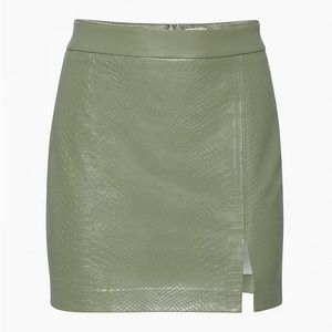 Aritzia Wilfred Vegan Leather Bitter Sage Green Patio Mini Skirt size 6 EUC